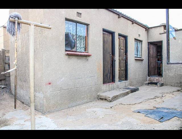 2 BEDROOM HOUSE FOR SALE IN UMTHAMBEKA
